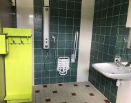 sanitaire-camping-stvit-douche-et-lavabo